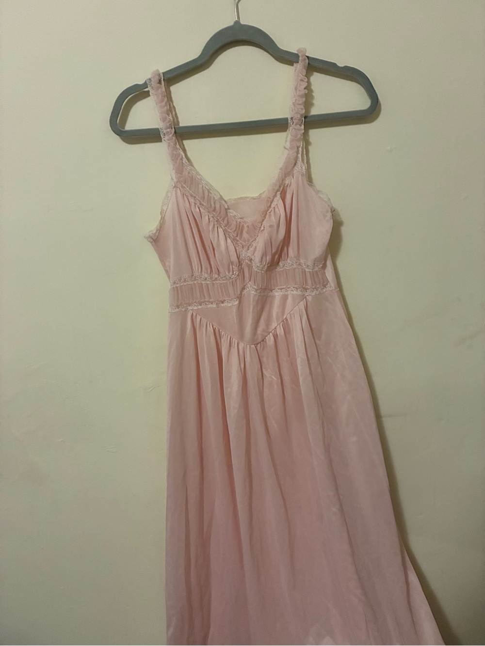 Vintage Women's Pink Lace-Trim Nightgown